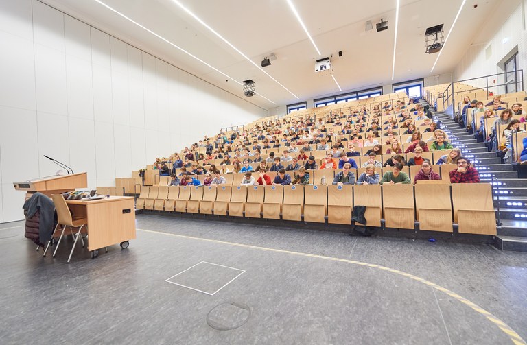 Hörsaalzentrum uni_vl_hoersaal_090118_15.jpg Hörsaalzentrum uni_vl_hoersaal_090118_15.jpg
