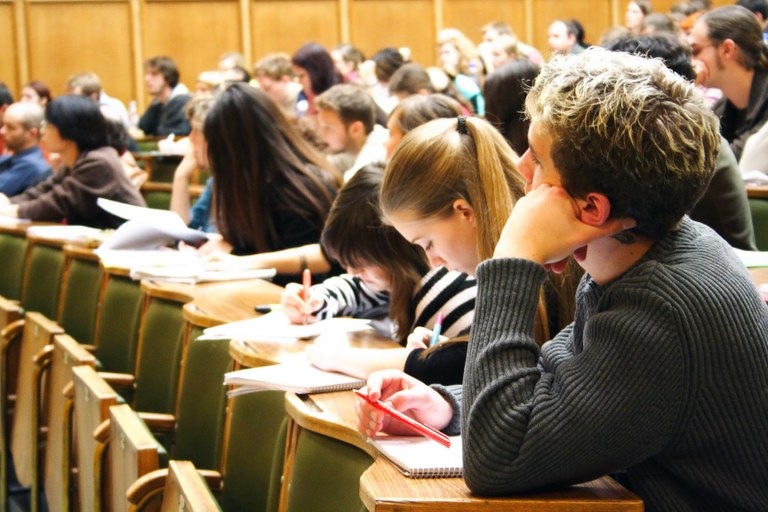 Hoersaal_09.jpg Hoersaal_09.jpg