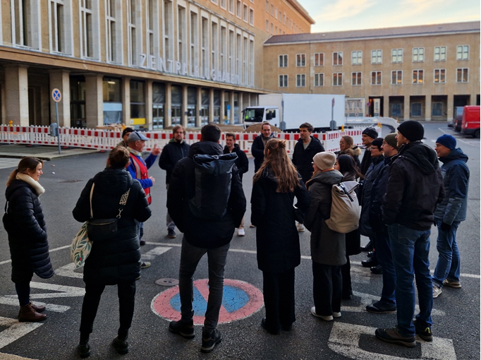 Alumnitreffen_24_4_4zu3.png Alumnitreffen_24_4_4zu3.png