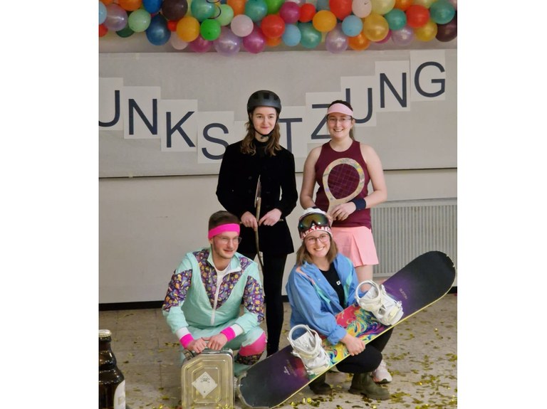 Karneval_4zu3.jpg Karneval_4zu3.jpg